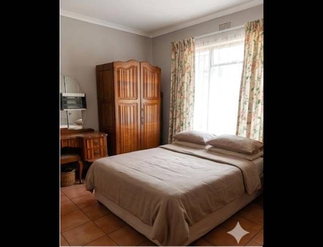 3 BEDROOM HOUSE FOR SALE IN RUSTENBURG EAST